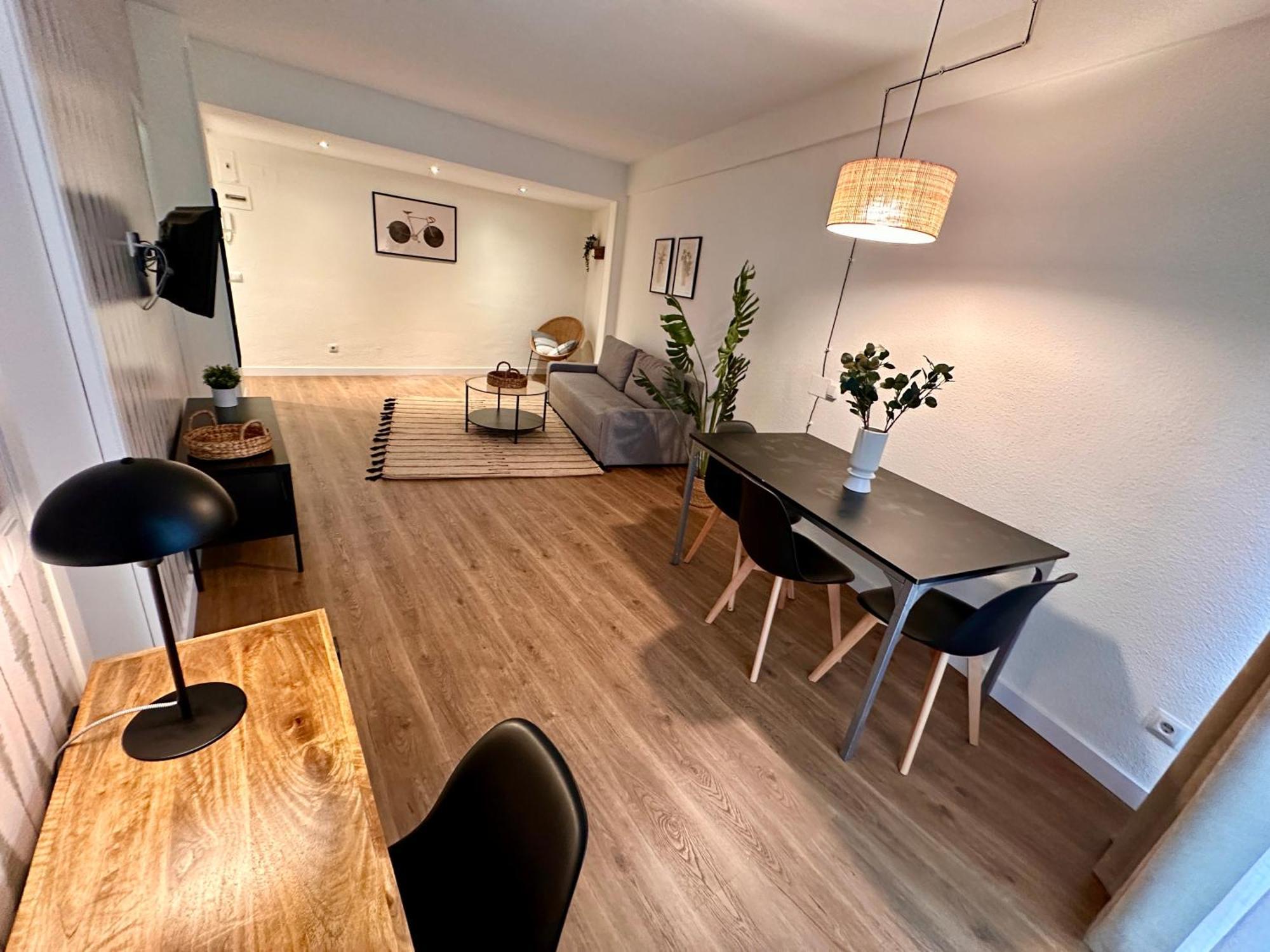 Far Home Gran Via — Photos 3